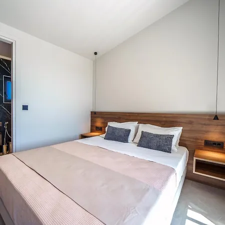 Aurea Estate Luxury - Padel Court Villa